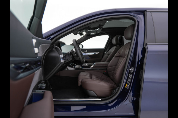 BMW i7 xDrive60 106 kWh M-Sportpack [3-Fase-11kW] {SoH-98%} (INCL.BTW) *PANO | HEAD-UP | LUXURY-LEATHER | FULL-LED | BLIND-SPOT | BOWERS&WILKINS | MEMORY-PACK | TOP-VIEW | VENTILATED/HEATED-COMFORTSEATS | SOFT-CLOSE | WIDE-SREEN-DIGICOCKPIT | KEYLESS