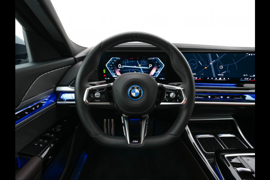 BMW i7 xDrive60 106 kWh M-Sportpack [3-Fase-11kW] {SoH-98%} (INCL.BTW) *PANO | HEAD-UP | LUXURY-LEATHER | FULL-LED | BLIND-SPOT | BOWERS&WILKINS | MEMORY-PACK | TOP-VIEW | VENTILATED/HEATED-COMFORTSEATS | SOFT-CLOSE | WIDE-SREEN-DIGICOCKPIT | KEYLESS