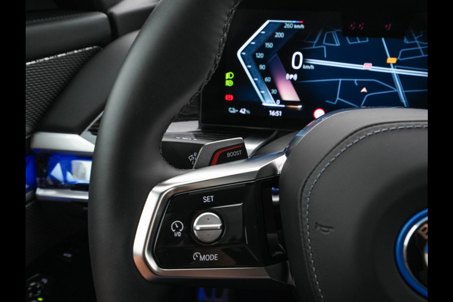 BMW i7 xDrive60 106 kWh M-Sportpack [3-Fase-11kW] {SoH-98%} (INCL.BTW) *PANO | HEAD-UP | LUXURY-LEATHER | FULL-LED | BLIND-SPOT | BOWERS&WILKINS | MEMORY-PACK | TOP-VIEW | VENTILATED/HEATED-COMFORTSEATS | SOFT-CLOSE | WIDE-SREEN-DIGICOCKPIT | KEYLESS