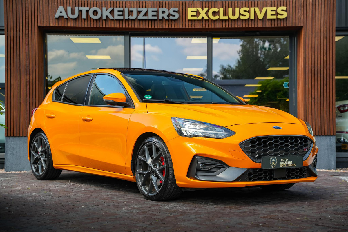 Ford Focus 2.3 EcoBoost ST-X 280PK Panoramadak Camera Stoelverw. Performance DAB+