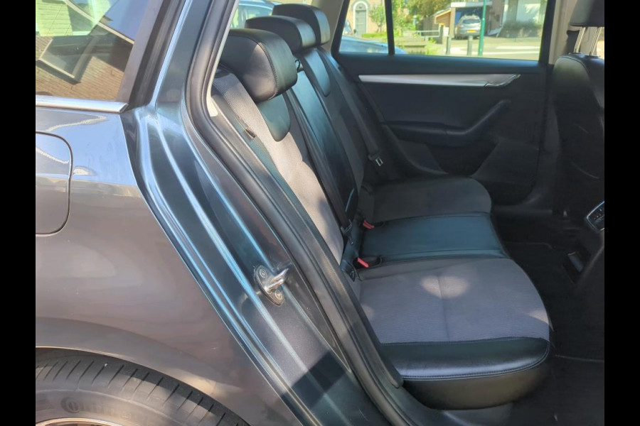 Škoda Octavia Combi 1.0 TSI Greentech Business Edition NL-AUTO | NAVI | LEDER