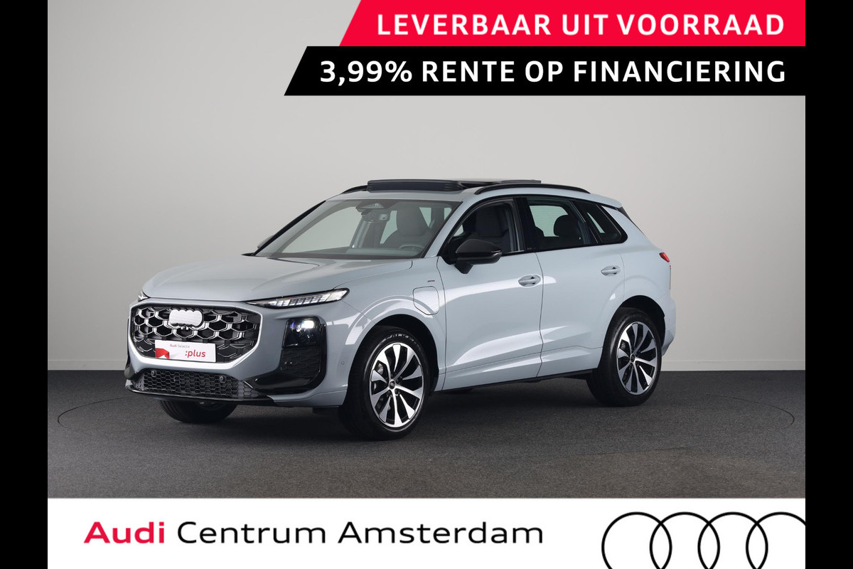 Audi Q3 S edition e-hybrid 272 pk | Techniekpakket plus | Panorama-glasdak | Optiekpakket zwart-glanzend | Trekhaak mech. zwenkbaar |