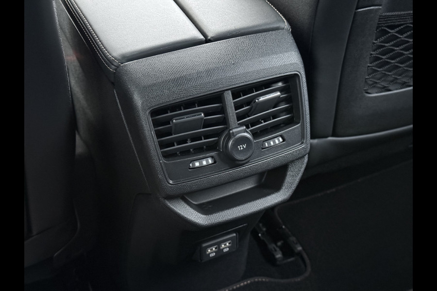 Peugeot 3008 131PK Automaat GT Adap.Cruise Stoelverwarming Elek.Achterklep 3D-Navi 360°Camera Apple Carplay Android Auto Ecc Pdc Privacy Glas Lmv Led Connected-Apps Bluetooth Lane Assist Led Dodehoeksensor Voorzien van All-Season banden