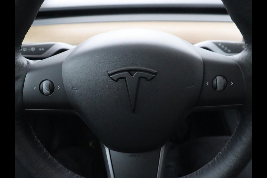 Tesla Model 3 Long Range AWD 75 kWh | SOH 88,8% | Panoramadak | Leder | Memory | Stuur/stoel verwarming | Achterbank verwarming | Adaptive cruise | Climate control