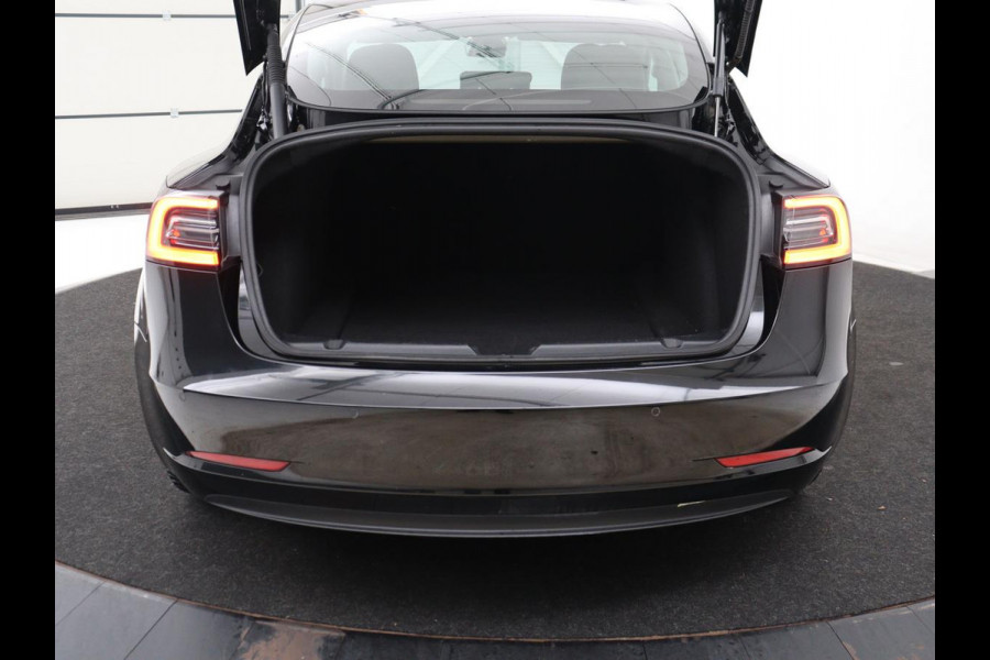 Tesla Model 3 Long Range AWD 75 kWh | SOH 88,8% | Panoramadak | Leder | Memory | Stuur/stoel verwarming | Achterbank verwarming | Adaptive cruise | Climate control