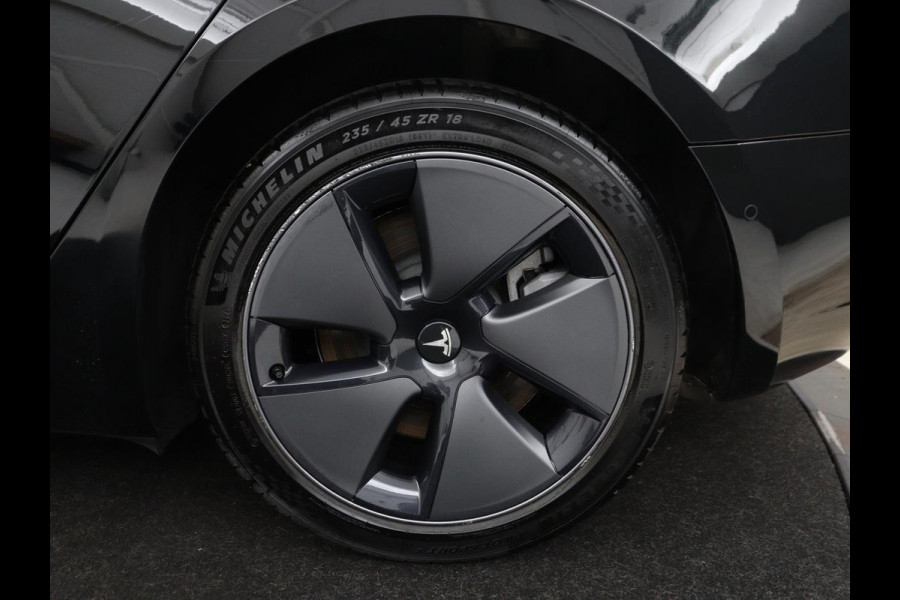 Tesla Model 3 Long Range AWD 75 kWh | SOH 88,8% | Panoramadak | Leder | Memory | Stuur/stoel verwarming | Achterbank verwarming | Adaptive cruise | Climate control