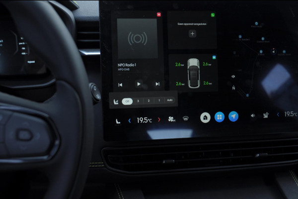 Lynk & Co 01 276PK Automaat Core / Adaptieve cruise control / Stoel - en stuurwielverarming / Parkeersensoren met camera / Apple carplay / Trekhaak / Metallic lak / 19" lichtmetalen velgen