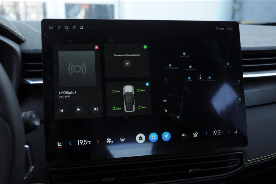 Lynk & Co 01 276PK Automaat Core / Adaptieve cruise control / Stoel - en stuurwielverarming / Parkeersensoren met camera / Apple carplay / Trekhaak / Metallic lak / 19" lichtmetalen velgen
