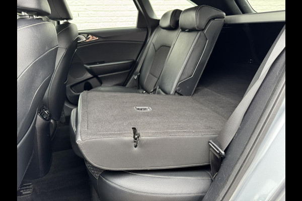 Kia Ceed Sportswagon 1.4 T-GDi DynamicLine Dealeronderhouden Cruise control Climate control Navigatie Apple / Android Trekhaak