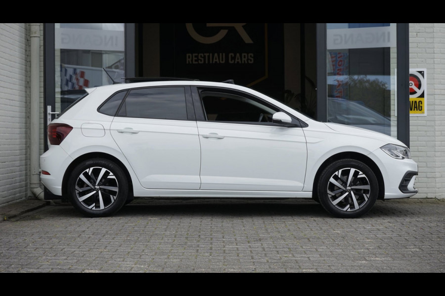 Volkswagen Polo 1.0 TSI AUTOMAAT 110 Pk |CARPLAY|CLIMA|DAB|FABRIEKSGARANTIE|NAVIGATIE|PANORAMA|PDC|STOELVERWARMING|TREKHAAK