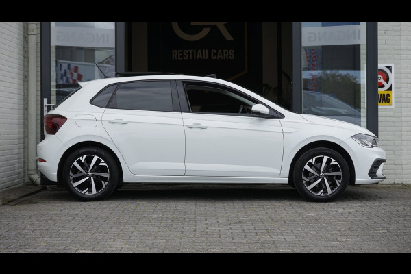 Volkswagen Polo 1.0 TSI AUTOMAAT 110 Pk |CARPLAY|CLIMA|DAB|FABRIEKSGARANTIE|NAVIGATIE|PANORAMA|PDC|STOELVERWARMING|TREKHAAK