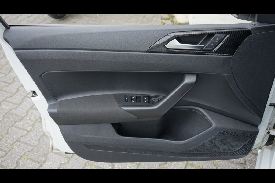 Volkswagen Polo 1.0 TSI AUTOMAAT 110 Pk |CARPLAY|CLIMA|DAB|FABRIEKSGARANTIE|NAVIGATIE|PANORAMA|PDC|STOELVERWARMING|TREKHAAK