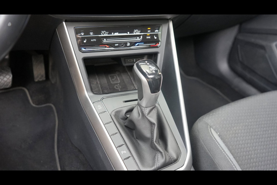 Volkswagen Polo 1.0 TSI AUTOMAAT 110 Pk |CARPLAY|CLIMA|DAB|FABRIEKSGARANTIE|NAVIGATIE|PANORAMA|PDC|STOELVERWARMING|TREKHAAK