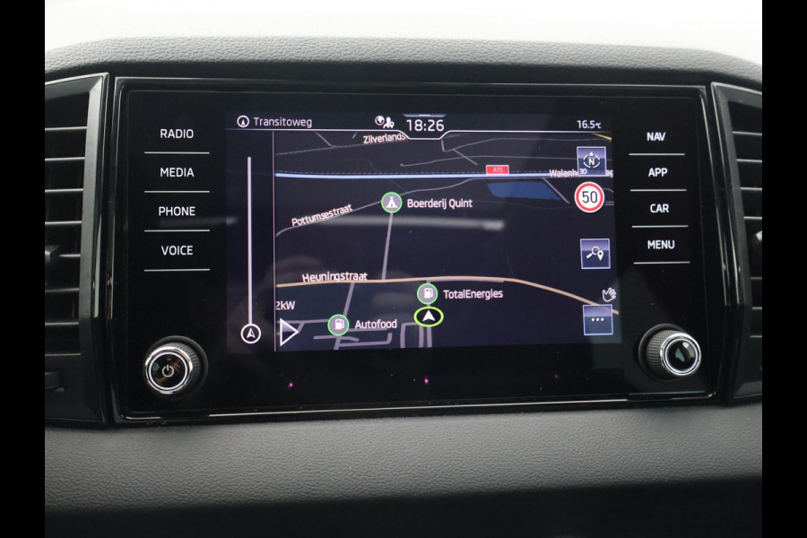 Škoda Karoq 1.5 TSI ACT 150 PK *12.878 KM!* + PANORAMADAK + VIRTUAL COCKPIT | ADAPTIVE CRUISE | CAMERA