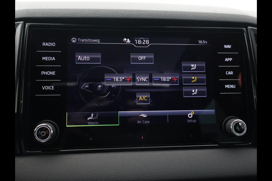 Škoda Karoq 1.5 TSI ACT 150 PK *12.878 KM!* + PANORAMADAK + VIRTUAL COCKPIT | ADAPTIVE CRUISE | CAMERA