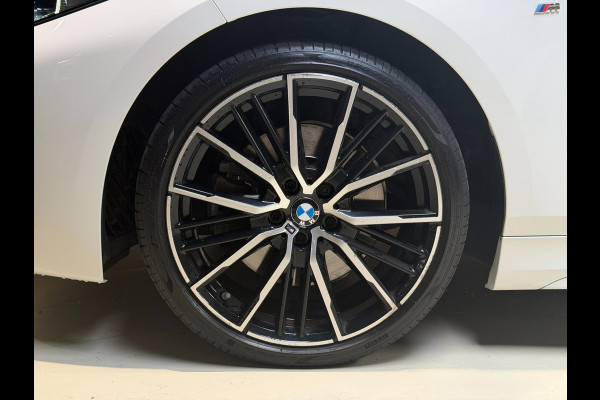 BMW 1-serie 120i High Executive|Pano|HUD|Keyless|Sfeer