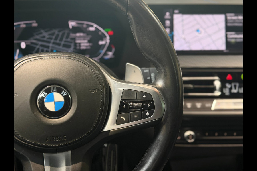 BMW 1-serie 120i High Executive|Pano|HUD|Keyless|Sfeer