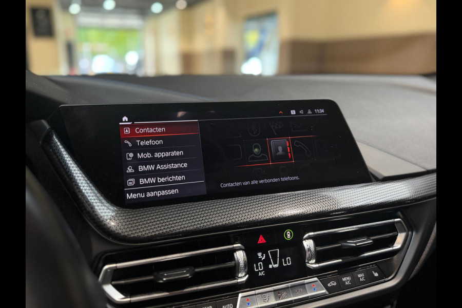 BMW 1-serie 120i High Executive|Pano|HUD|Keyless|Sfeer
