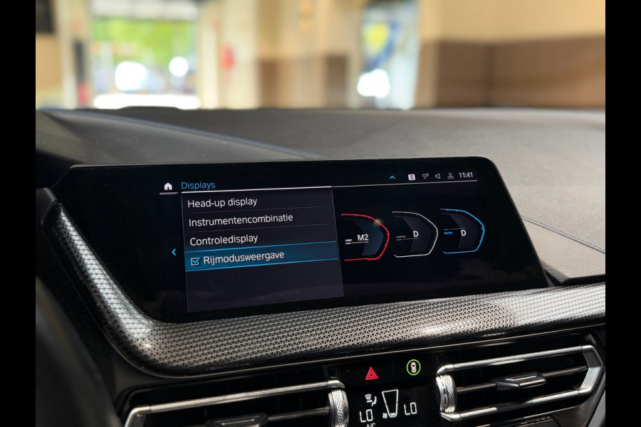 BMW 1-serie 120i High Executive|Pano|HUD|Keyless|Sfeer