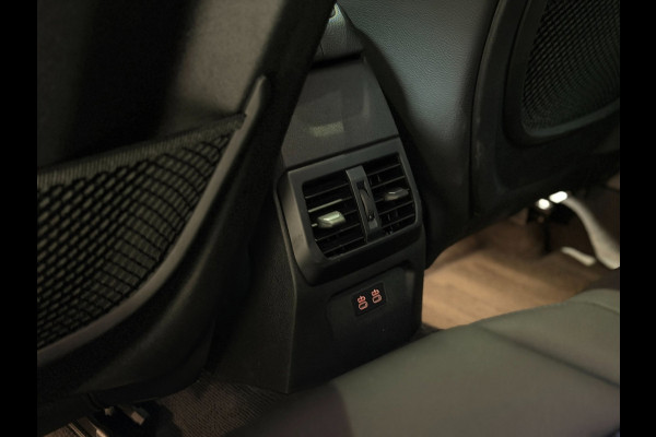 BMW 1-serie 120i High Executive|Pano|HUD|Keyless|Sfeer