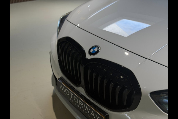 BMW 1-serie 120i High Executive|Pano|HUD|Keyless|Sfeer