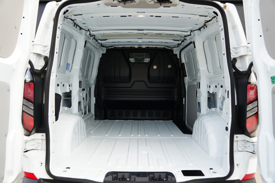 Ford Transit Custom 320 2.0 TDCI L1H1 Trend 170pk - 1 + 1 Stoel - Trekhaak - Blindspot - ACC - Navi - Rijklaar
