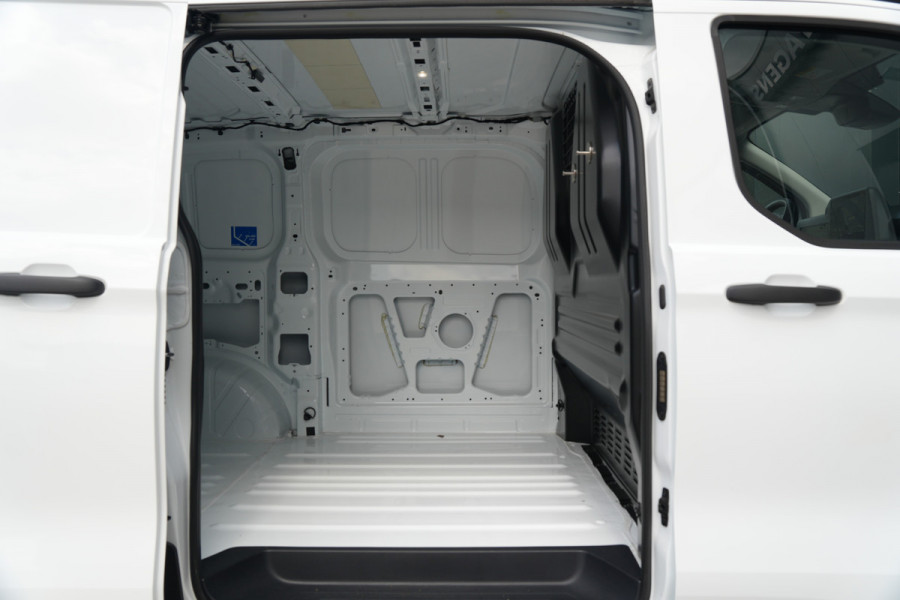 Ford Transit Custom 320 2.0 TDCI L1H1 Trend 170pk - 1 + 1 Stoel - Trekhaak - Blindspot - ACC - Navi - Rijklaar