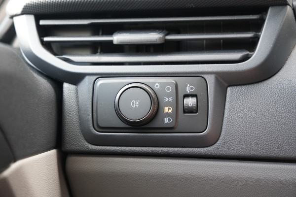 Ford Transit Custom 320 2.0 TDCI L1H1 Trend 170pk - 1 + 1 Stoel - Trekhaak - Blindspot - ACC - Navi - Rijklaar