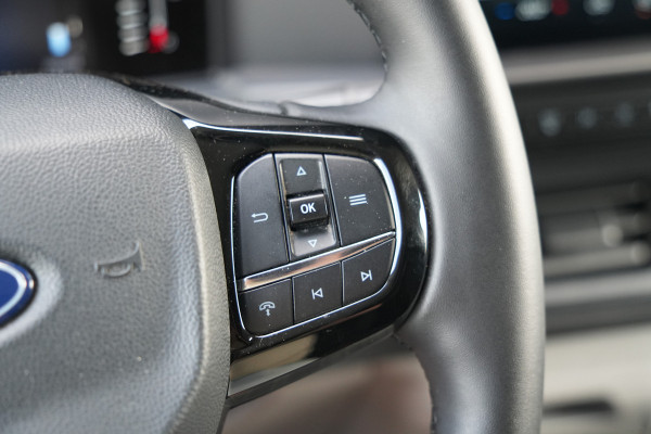 Ford Transit Custom 320 2.0 TDCI L1H1 Trend 170pk - 1 + 1 Stoel - Trekhaak - Blindspot - ACC - Navi - Rijklaar