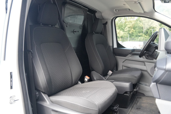 Ford Transit Custom 320 2.0 TDCI L1H1 Trend 170pk - 1 + 1 Stoel - Trekhaak - Blindspot - ACC - Navi - Rijklaar
