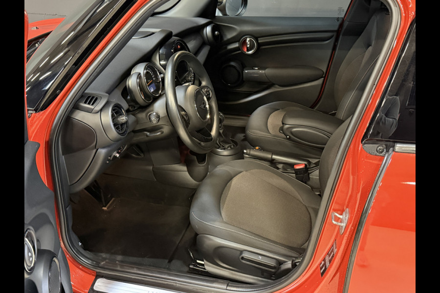 MINI 5-deurs 1.5 Cooper Pepper | Keyless | Dealeronderhouden | All-Season