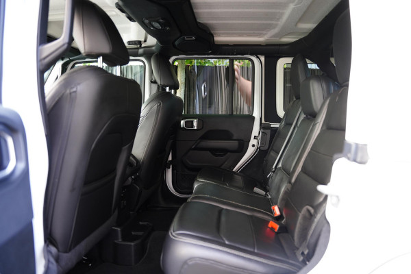 Jeep Wrangler 3.6 Sahara / 57 D.Km / Zwart Leder / Side Steps