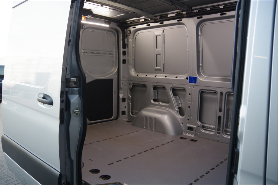 Mercedes-Benz Sprinter 317 1.9 CDI L1H1 RWD AUT. LED, ADAPT. CRUISE, MBUX 10'', GEV. STOEL, CAMERA, NAVI, CLIMA, VOORRUITVERWARMING