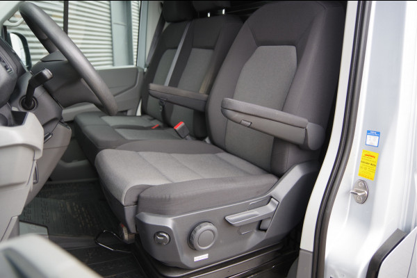 Volkswagen Crafter 2.0 TDI L3H3(L2H2) 3-ZITS, AUT. STOELVERWARMING, CRUISE, CAMERA, AIRCO, CARPLAY, PARKEERSENSOREN
