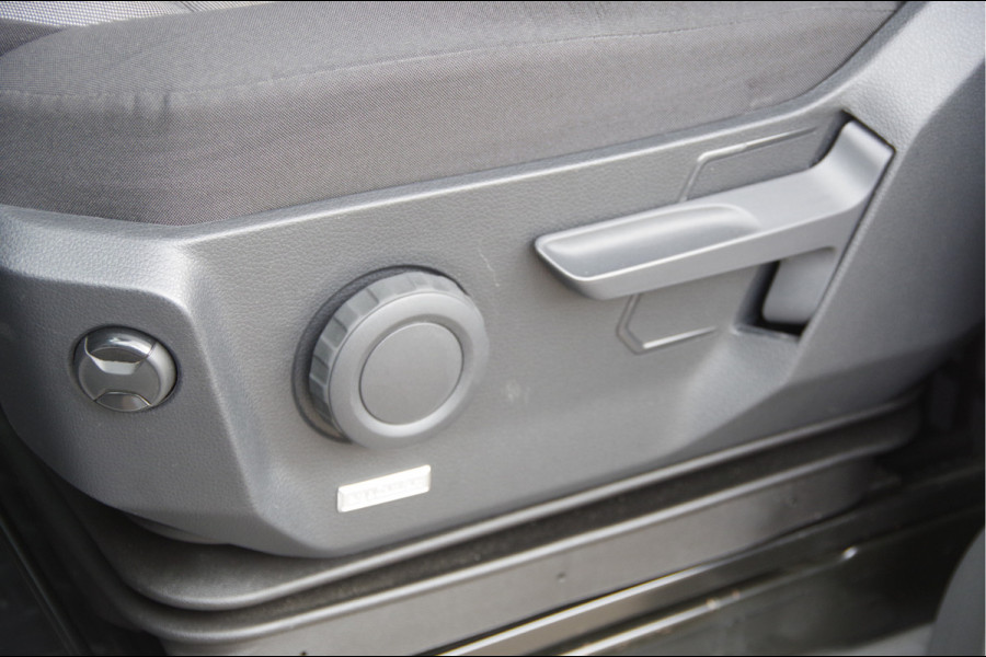 Volkswagen Crafter 2.0 TDI L3H3(L2H2) 3-ZITS, AUT. STOELVERWARMING, CRUISE, CAMERA, AIRCO, CARPLAY, PARKEERSENSOREN