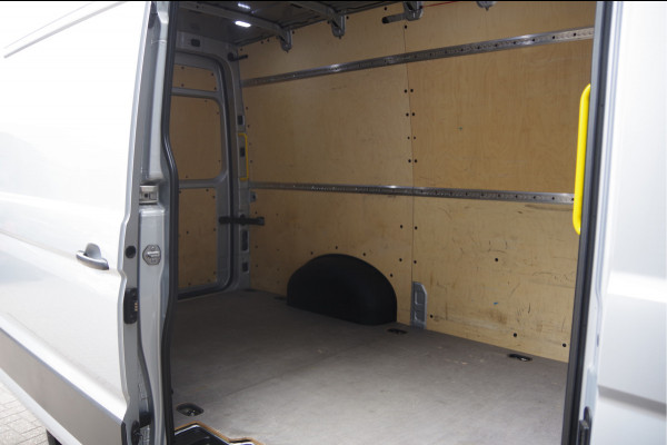 Volkswagen Crafter 2.0 TDI L3H3(L2H2) 3-ZITS, AUT. STOELVERWARMING, CRUISE, CAMERA, AIRCO, CARPLAY, PARKEERSENSOREN