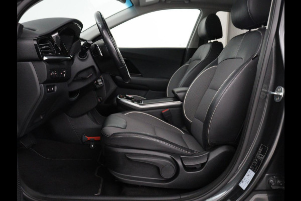 Kia e-Niro DynamicPlusLine 64 kWh Pano| Clima | Half Leder | SOH 94.9% Pano| Clima | Half Leder | SOH 94.9% | Navi | Camera | Stoelverwarming | DAB+ | Carplay