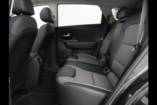 Kia e-Niro DynamicPlusLine 64 kWh Pano| Clima | Half Leder | SOH 94.9% Pano| Clima | Half Leder | SOH 94.9% | Navi | Camera | Stoelverwarming | DAB+ | Carplay