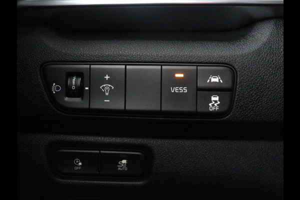 Kia e-Niro DynamicPlusLine 64 kWh Pano| Clima | Half Leder | SOH 94.9% Pano| Clima | Half Leder | SOH 94.9% | Navi | Camera | Stoelverwarming | DAB+ | Carplay