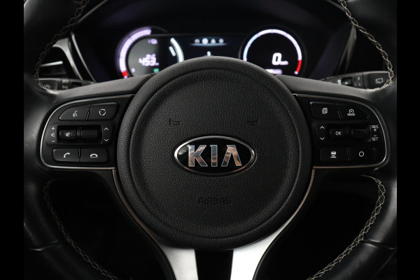 Kia e-Niro DynamicPlusLine 64 kWh Pano| Clima | Half Leder | SOH 94.9% Pano| Clima | Half Leder | SOH 94.9% | Navi | Camera | Stoelverwarming | DAB+ | Carplay