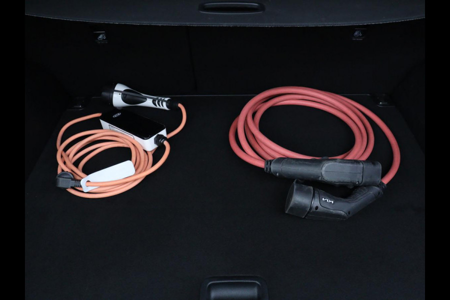 Kia e-Niro DynamicPlusLine 64 kWh Pano| Clima | Half Leder | SOH 94.9% Pano| Clima | Half Leder | SOH 94.9% | Navi | Camera | Stoelverwarming | DAB+ | Carplay