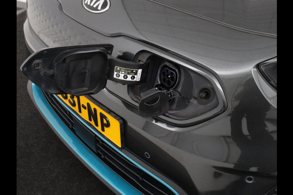 Kia e-Niro DynamicPlusLine 64 kWh Pano| Clima | Half Leder | SOH 94.9% Pano| Clima | Half Leder | SOH 94.9% | Navi | Camera | Stoelverwarming | DAB+ | Carplay