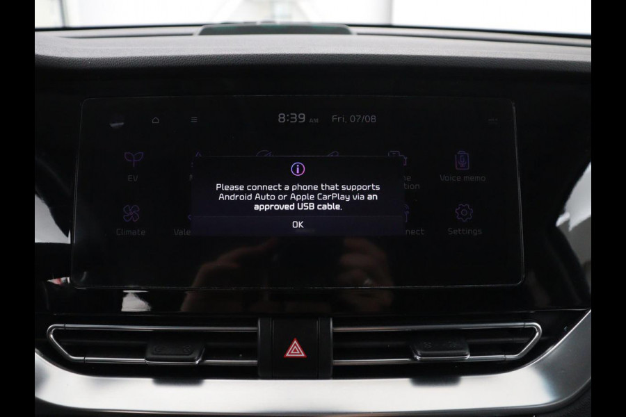 Kia e-Niro DynamicPlusLine 64 kWh Pano| Clima | Half Leder | SOH 94.9% Pano| Clima | Half Leder | SOH 94.9% | Navi | Camera | Stoelverwarming | DAB+ | Carplay