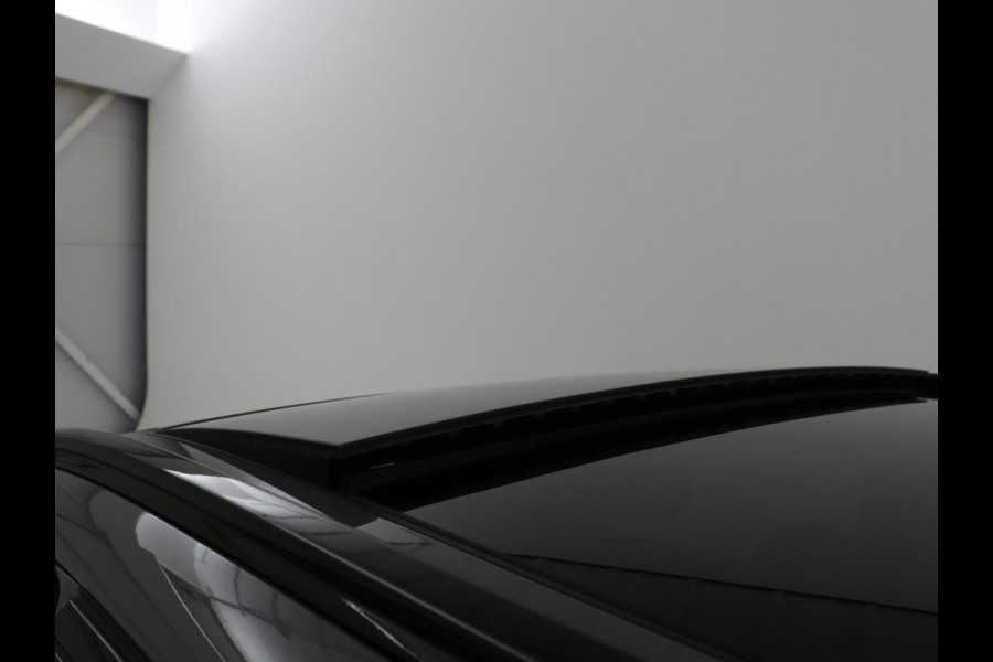 BMW 5 Serie Touring 520i Business Edition Plus | Panoramadak | Leder | Elektrische stoelen | Stoelverwarming | Carplay | Cruise control | Climate control | Trekhaak