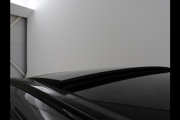 BMW 5 Serie Touring 520i Business Edition Plus | Panoramadak | Leder | Elektrische stoelen | Stoelverwarming | Carplay | Cruise control | Climate control | Trekhaak
