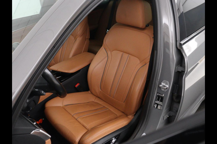 BMW 5 Serie Touring 520i Business Edition Plus | Panoramadak | Leder | Elektrische stoelen | Stoelverwarming | Carplay | Cruise control | Climate control | Trekhaak