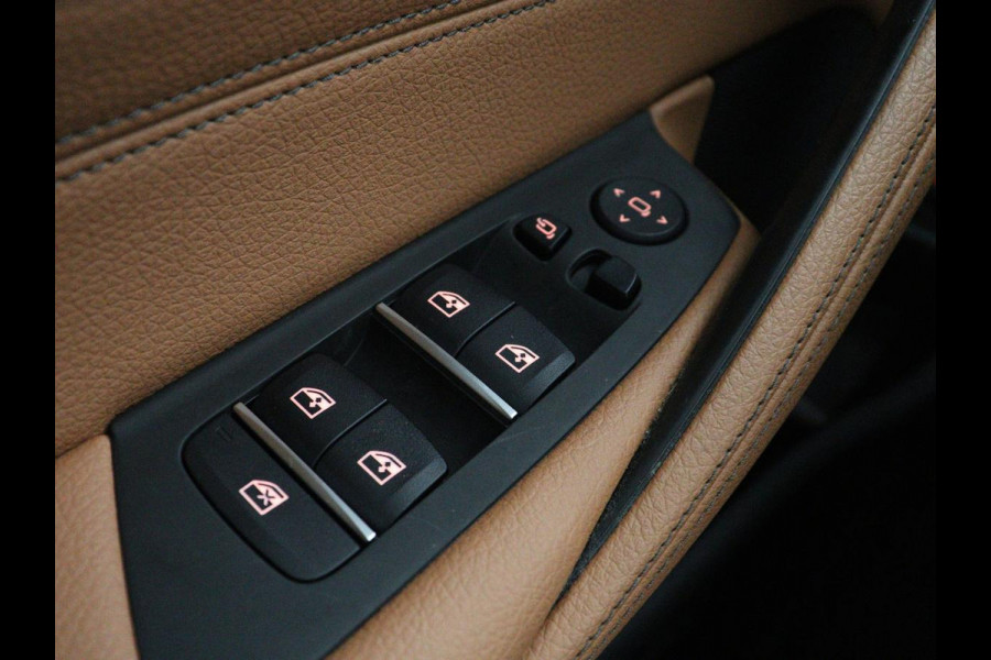 BMW 5 Serie Touring 520i Business Edition Plus | Panoramadak | Leder | Elektrische stoelen | Stoelverwarming | Carplay | Cruise control | Climate control | Trekhaak