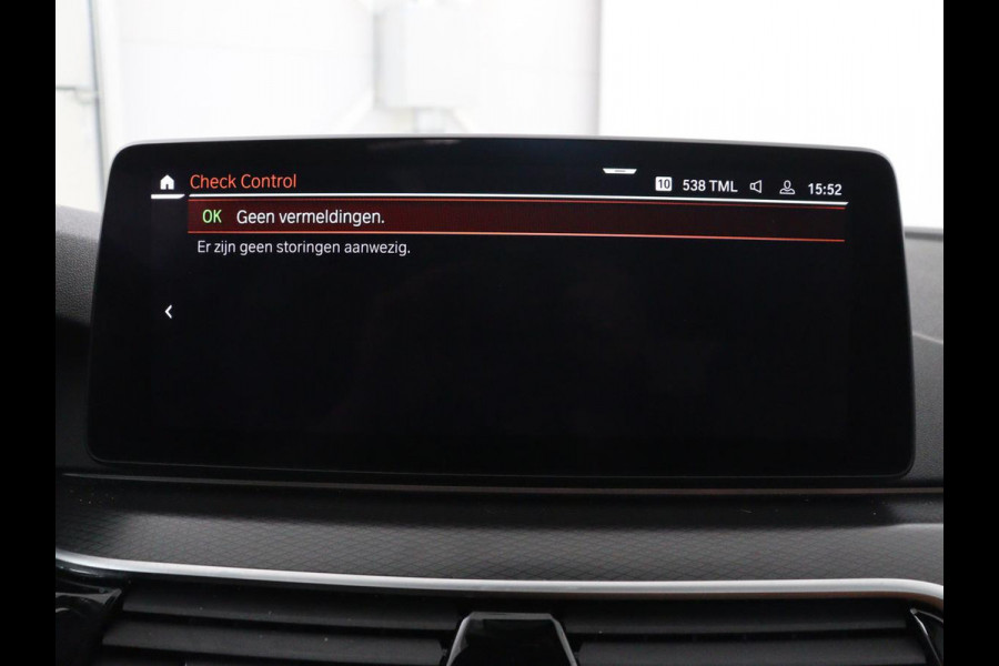 BMW 5 Serie Touring 520i Business Edition Plus | Panoramadak | Leder | Elektrische stoelen | Stoelverwarming | Carplay | Cruise control | Climate control | Trekhaak