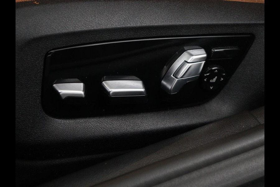 BMW 5 Serie Touring 520i Business Edition Plus | Panoramadak | Leder | Elektrische stoelen | Stoelverwarming | Carplay | Cruise control | Climate control | Trekhaak