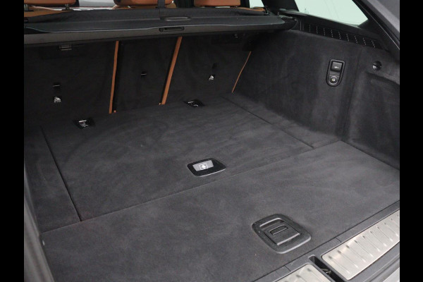 BMW 5 Serie Touring 520i Business Edition Plus | Panoramadak | Leder | Elektrische stoelen | Stoelverwarming | Carplay | Cruise control | Climate control | Trekhaak